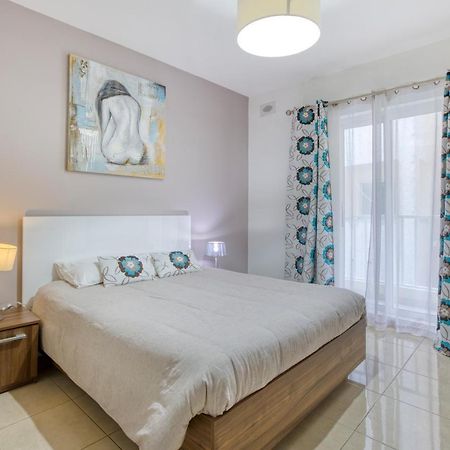 Charming Home Meters From The Seafront With Terrace By 360 Estates St. Paul's Bay Exterior photo
